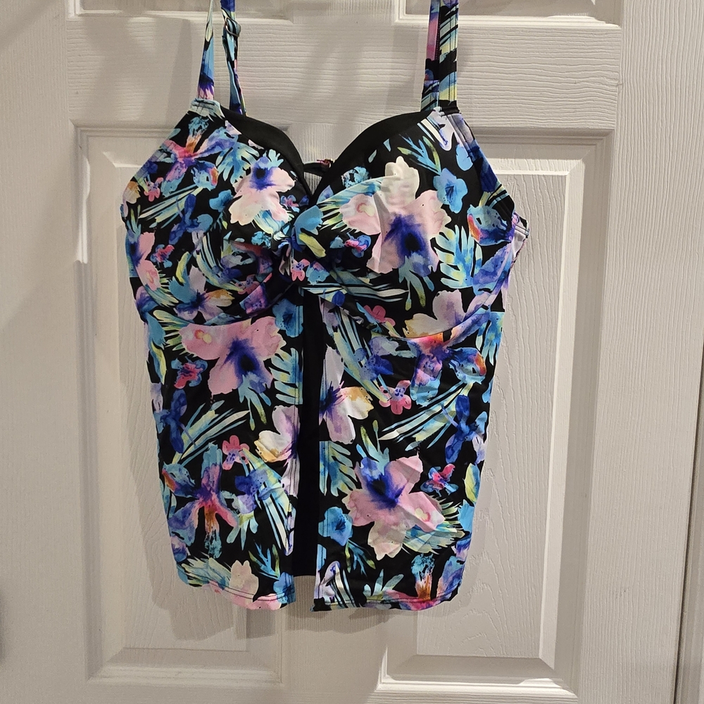 Swimsuits For All Tankini set with high wasted bottoms and floral top - Picture 1 of 6